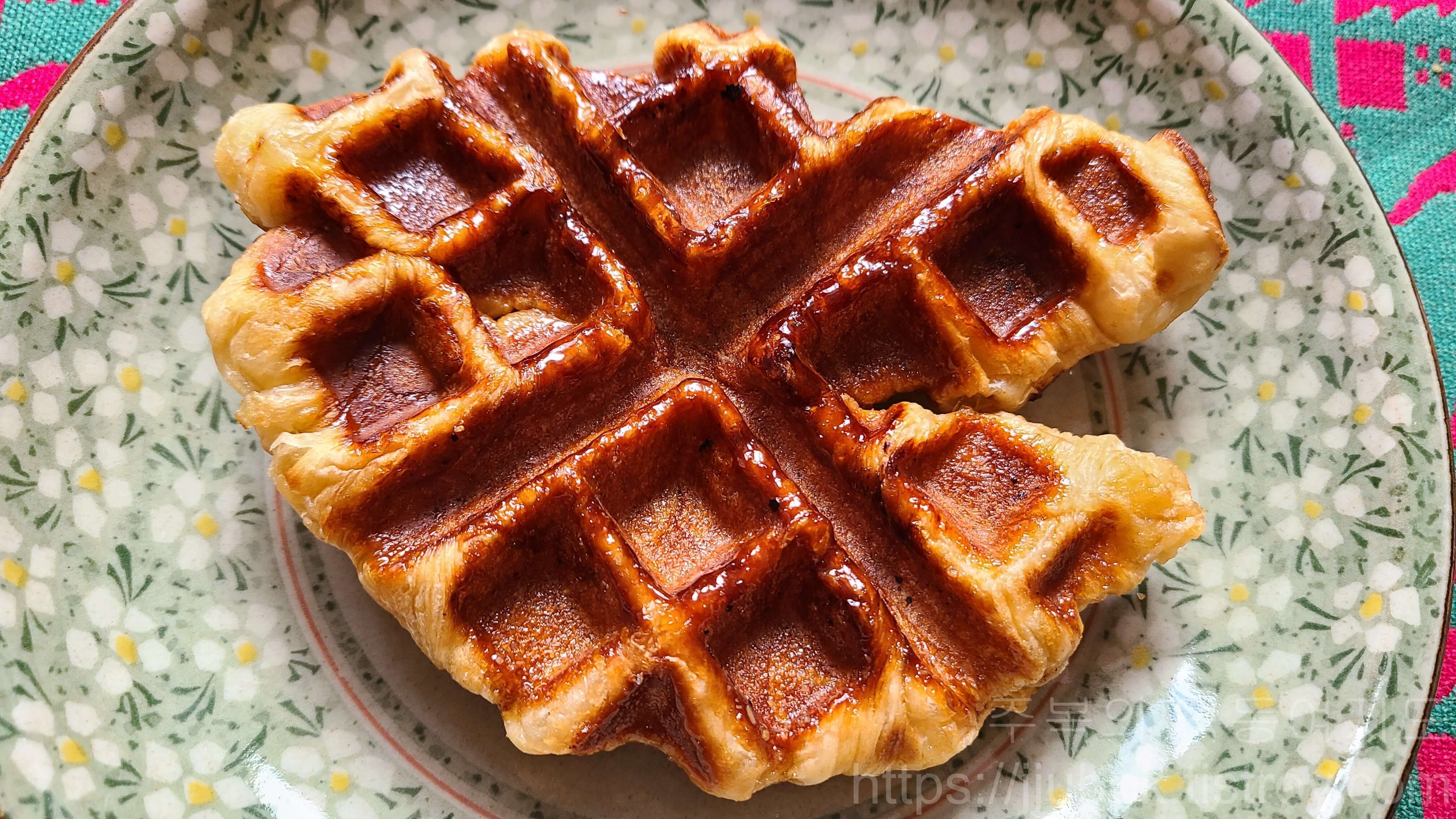 파란만잔-PARANMANJAN-카페-플레인-크로플