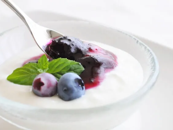 그릭요거트와 블루베리