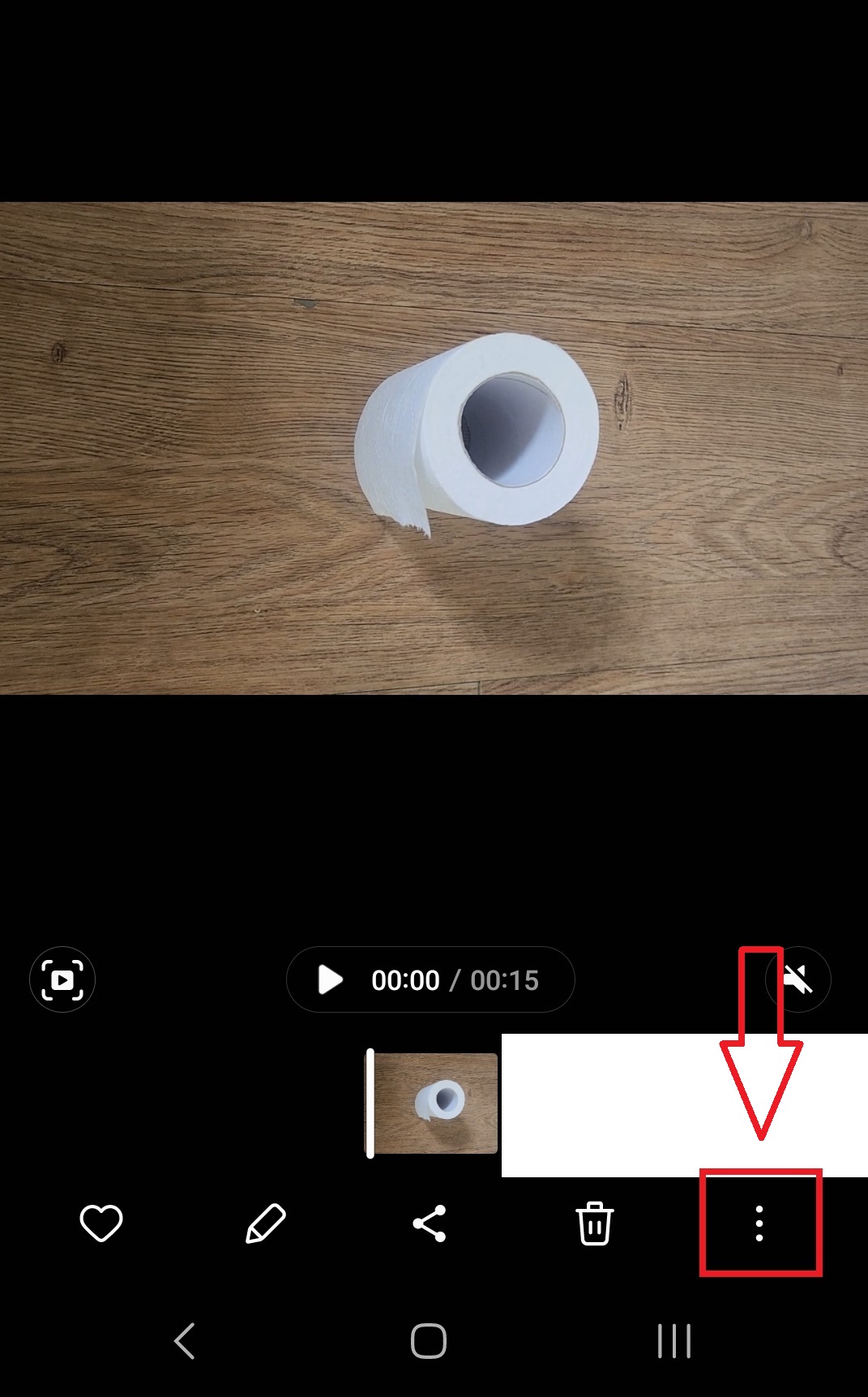 갤럭시 스마트폰으로 동영상에서 원하는 구간을 GIF 파일로 만드는 방법의 2번째 순서를 설명하는 이미지입니다.