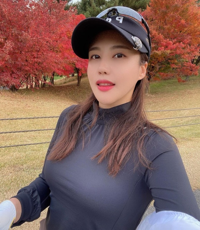 필드에서 찍은 윤민정 프로