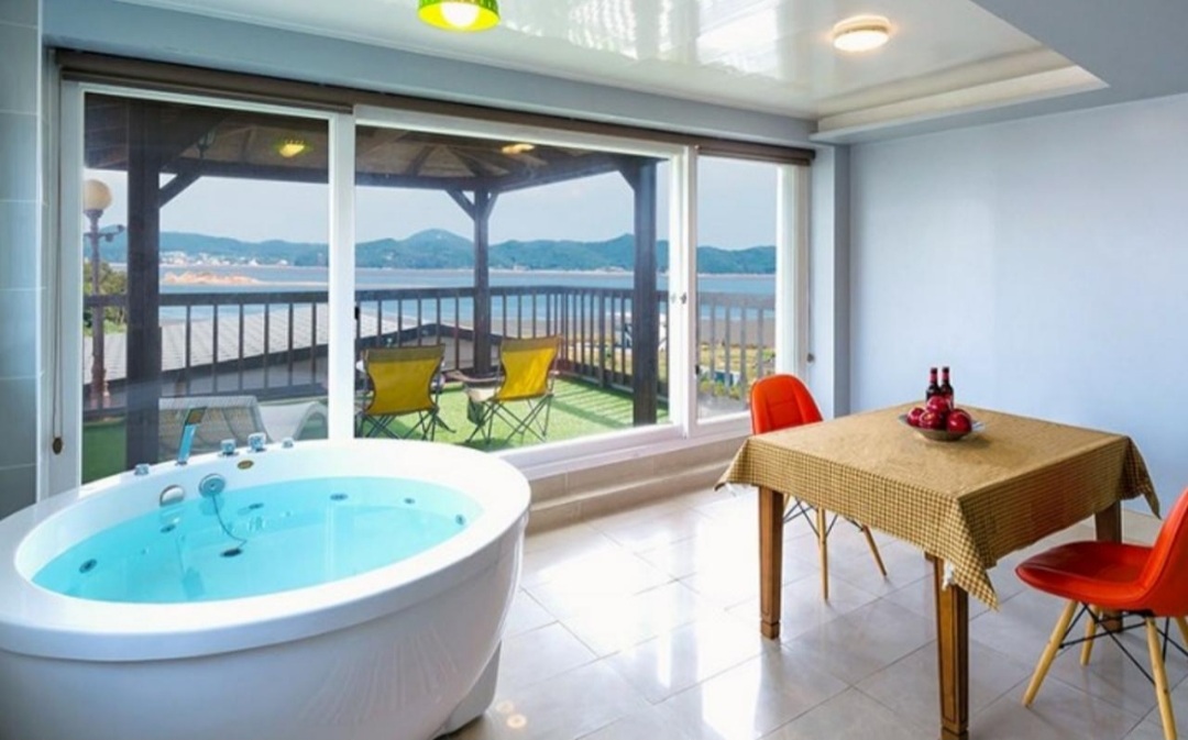 좋은사람들 펜션 에메랄드 타입 스파