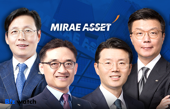 왼쪽부터 허선호 미래에셋증권 대표이사 부회장, 김미섭 미래에셋증권 대표이사 부회장, 이준용 미래에셋자산운용 대표이사 부회장, 최창훈 미래에셋자산운용 대표이사 부회장