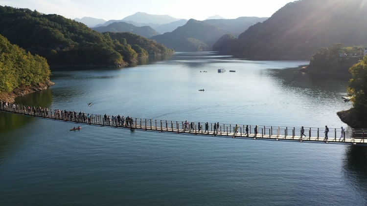 옥순봉 출렁다리