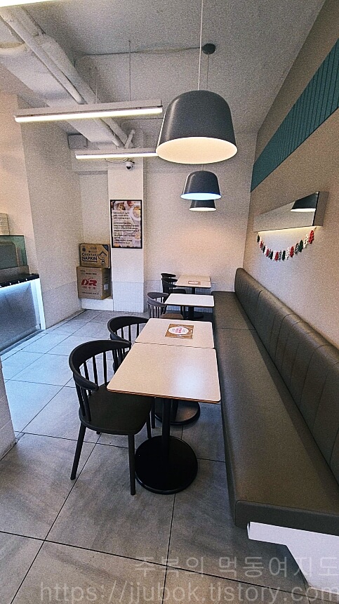 리얼디-내부-인테리어-2