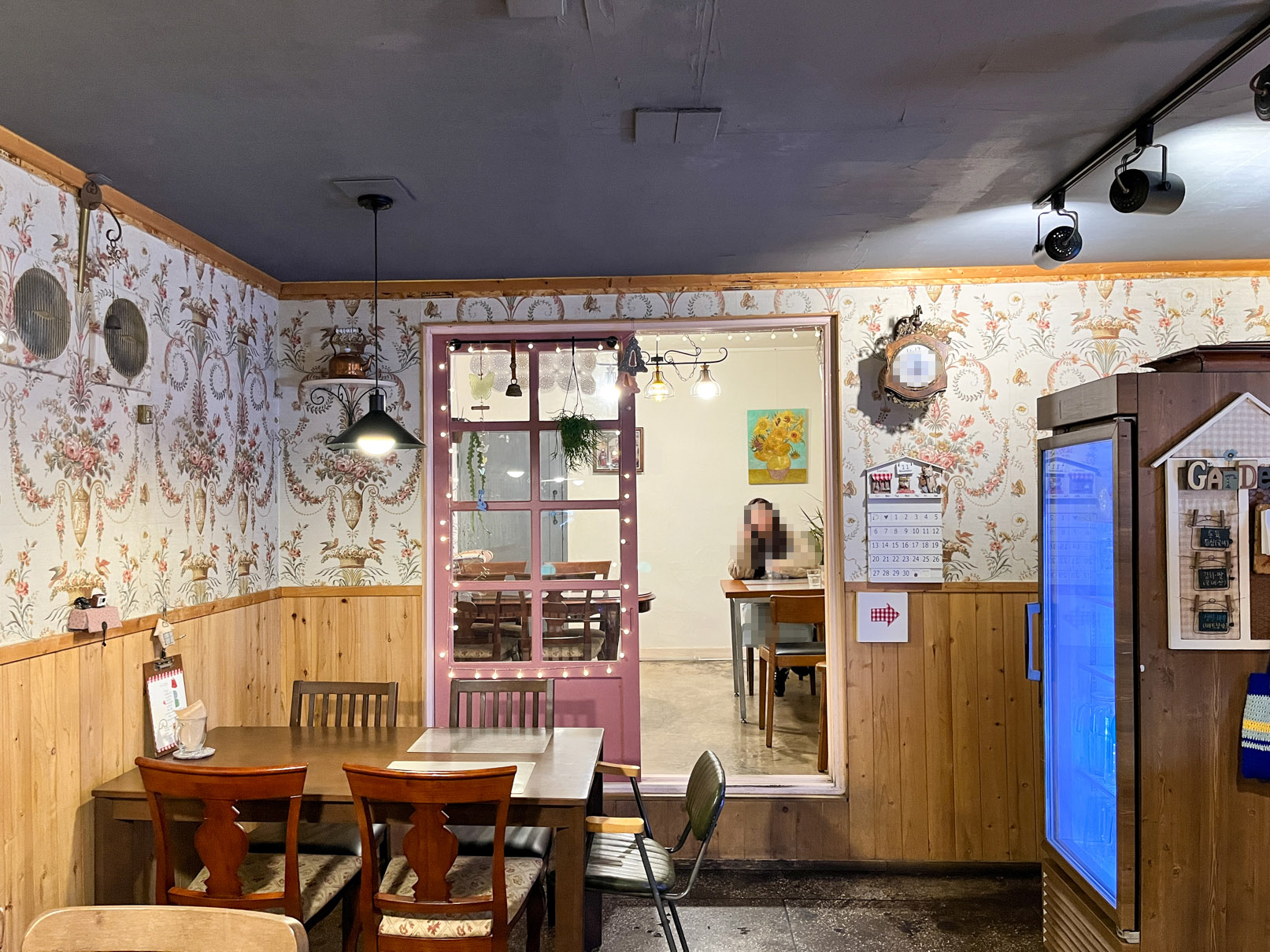 부산 덕천동 : 사랑옵다 내부.