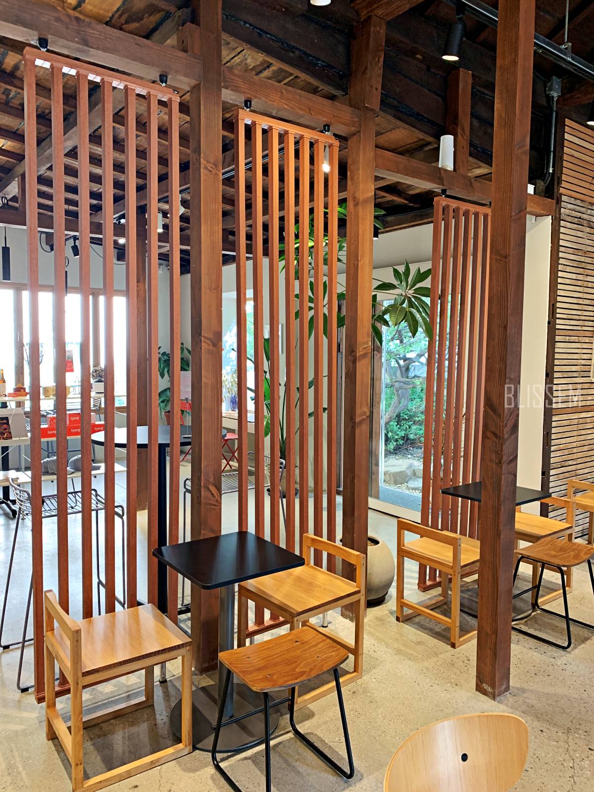 용산카페-삼각지카페-정원카페-예쁜카페-카페추천-피요르드-용리단길카페-정원-인테리어