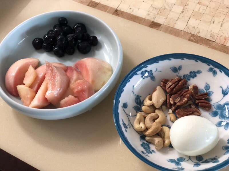 건강-식단-과일-견과류