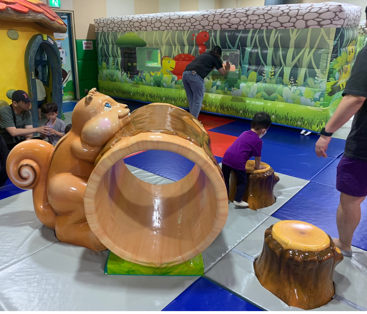 춘천꿈자람어린이공원 실내공원 1층 다람쥐