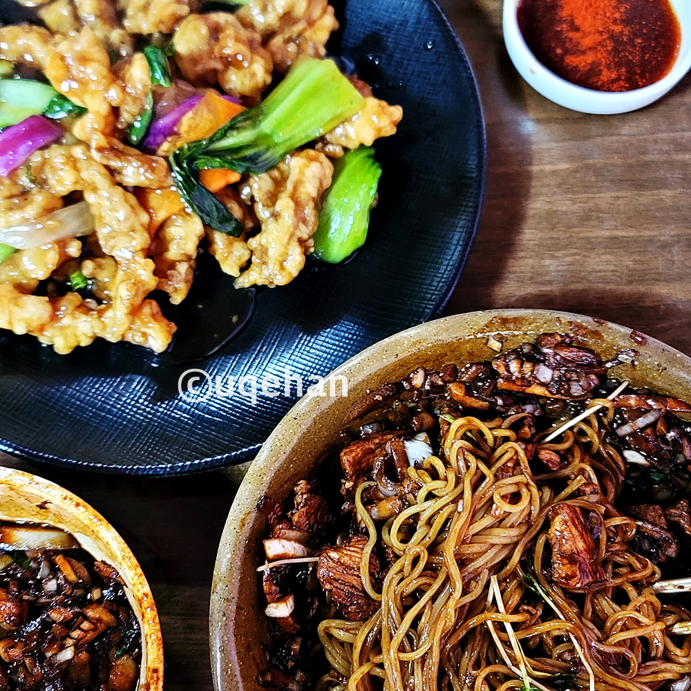 양주 천안문 간짜장과 탕수육 간장 사진이다.