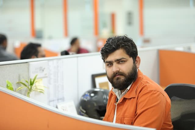 유니폼의 상징성: 브랜드 이미지와 고객 신뢰의 심리학