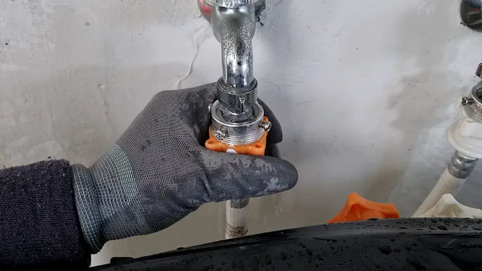 연결부품 고정 완료 모습