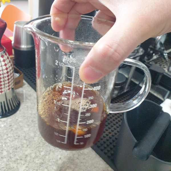 하리오 스위치를 이용한 아이스커피 레시피 feat. 테츠 카츠야_스월링