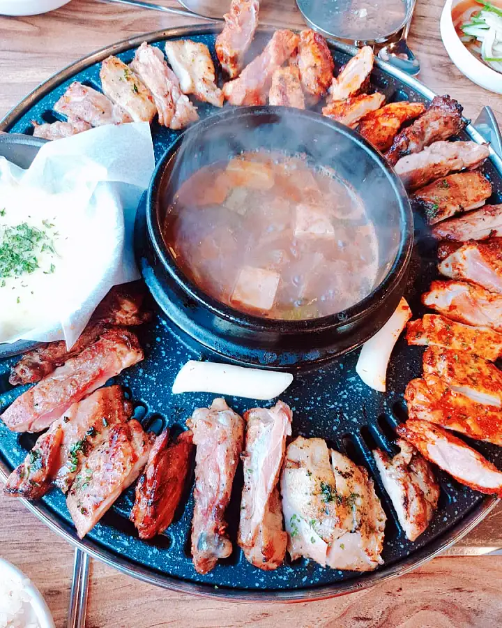 가평 아침고요수목원 가게 숯불 닭갈비 수완 좋은 여행 철판 치즈닭갈비 맛집 추천