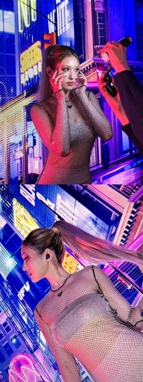 전소미 망사 의상