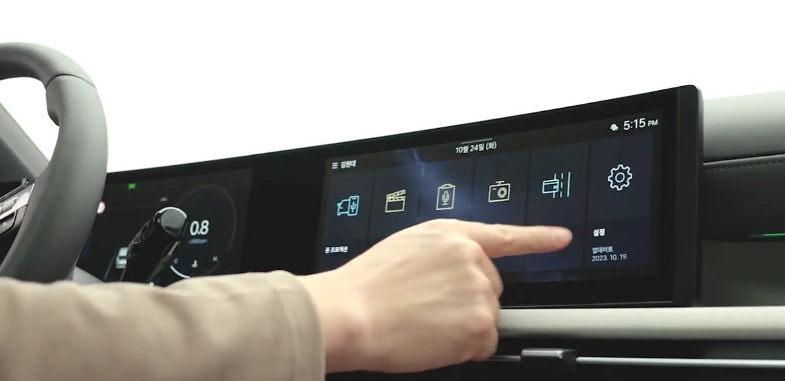 투싼-하이브리드-실내