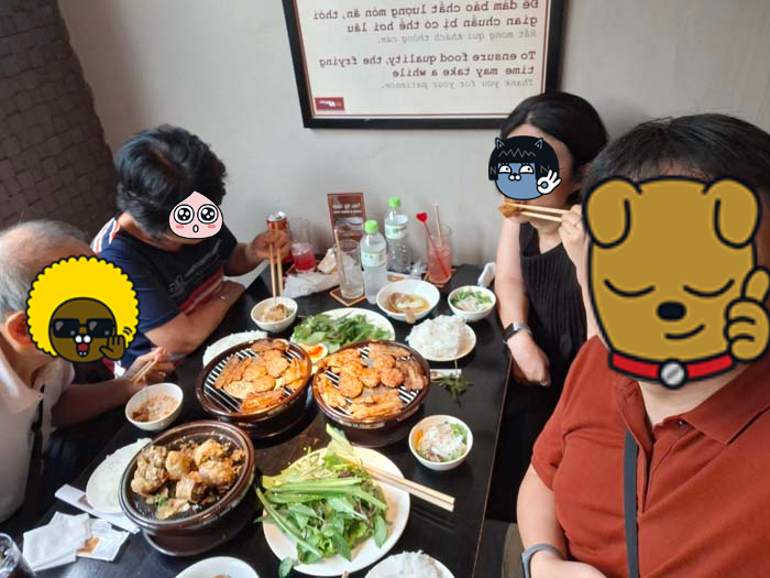 꽌넴 분짜 한상 차림
