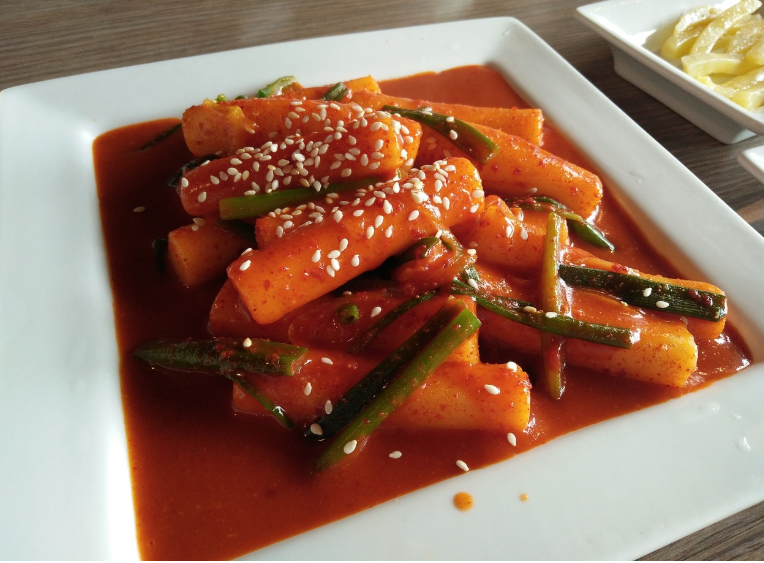 직접 만드는 수제 떡볶이에 관한 사진