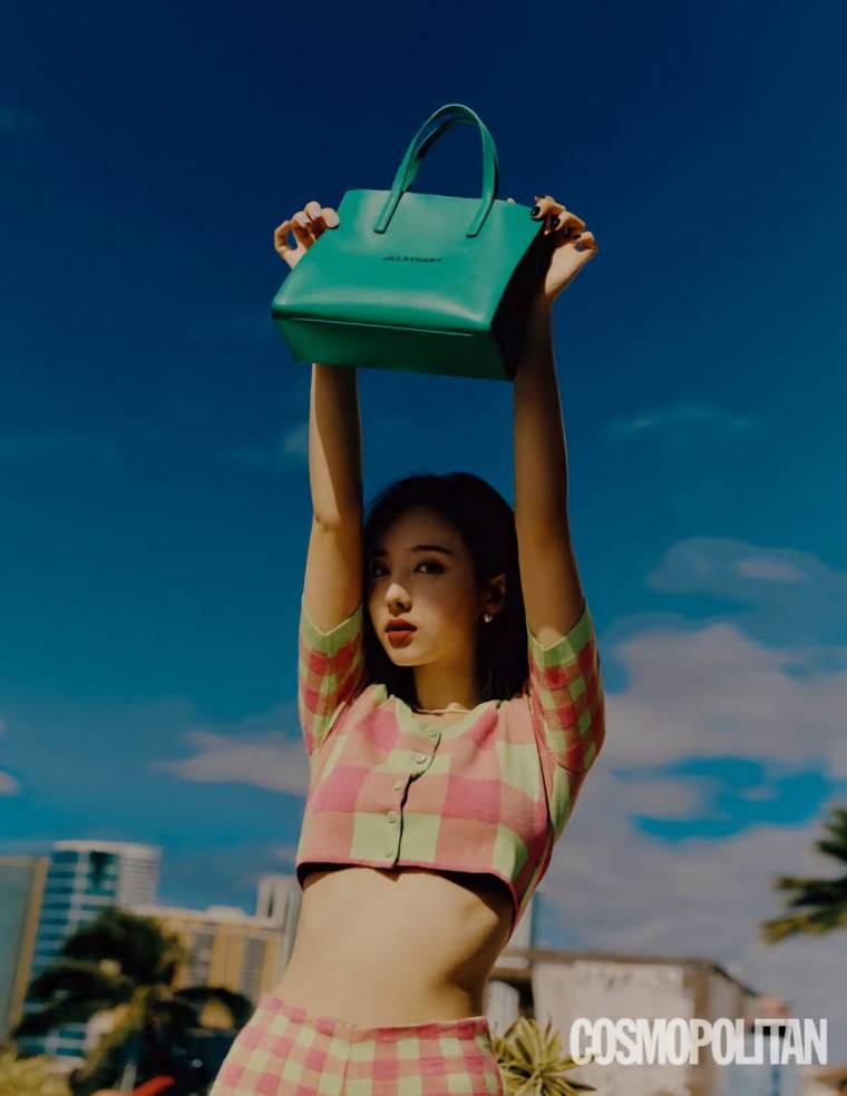 트와이스 코스모폴리탄 나연