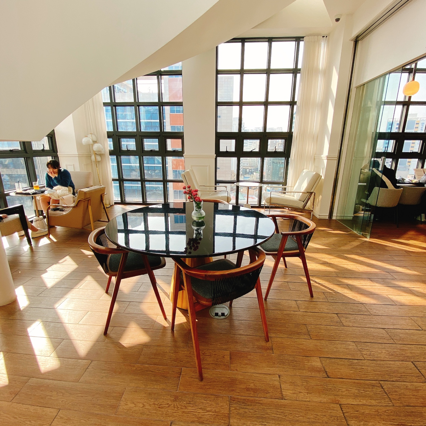 부산 서면역 부산시민공원 스페이스앤무드 카페