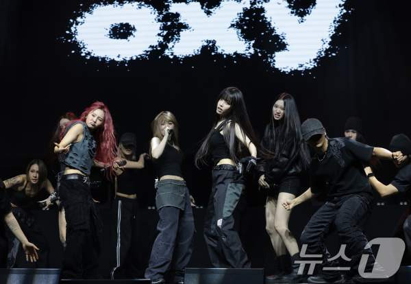 키비츠 정식 데뷔: AOMG 첫 걸크루 Keyveatz 미니 1집 옥시_젠 분석 및 가요계 파급력 전문가 평론