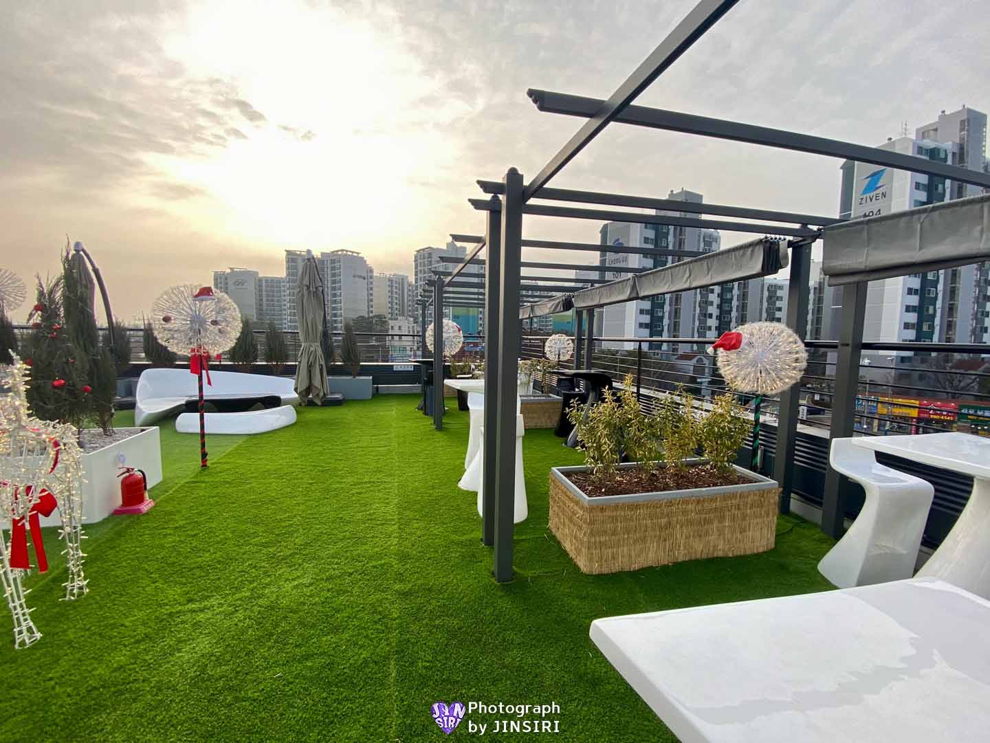 ๊นํฌ ํ๋์์ธ๋  ๋ฒ ์ด์ปค๋ฆฌ ๋ํ์นดํ ์์ธ๊ทผ๊ต ๋๋ผ์ด๋ธ ๋นต์