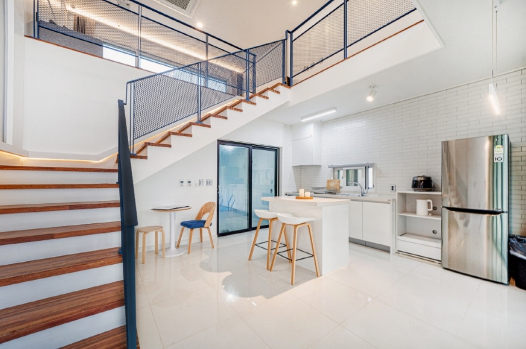 205호 차일 거실