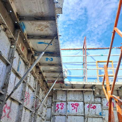 건설현장 노가다 첫 출력 출근 뒷걸음질 찔림 전도 넘어짐 위험 재해예방