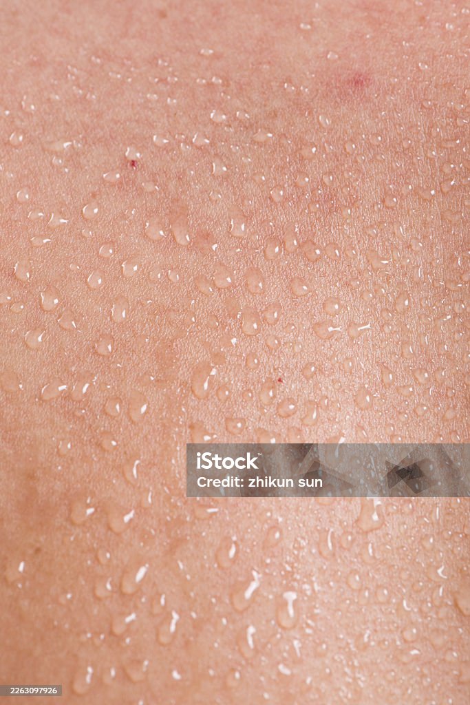 마치 물을 뿌린 듯한 물광피부는 홈케어로도 만들 수 있다