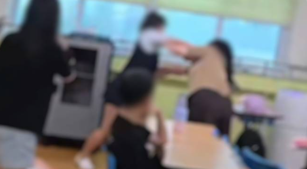 청주 교사 폭행 초등학생 담임교사 폭행 출석정지 