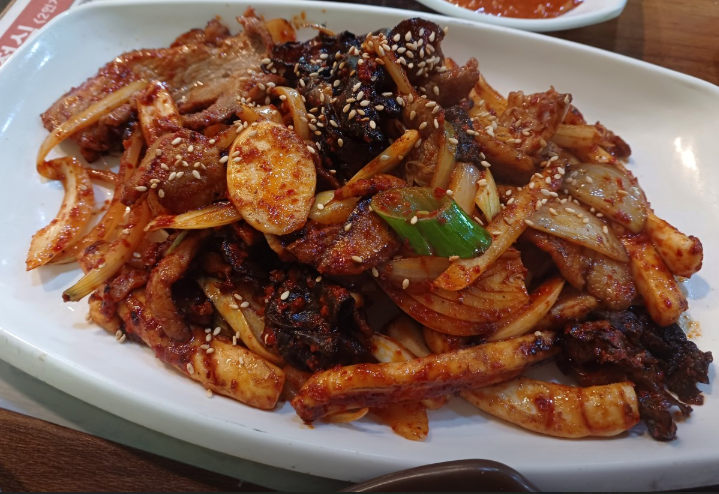 생생정보 성남 오징어제육쌈밥과 무제한칼국수 낙지쌈밥 주인맘대로 14,500원 장사의신 정보