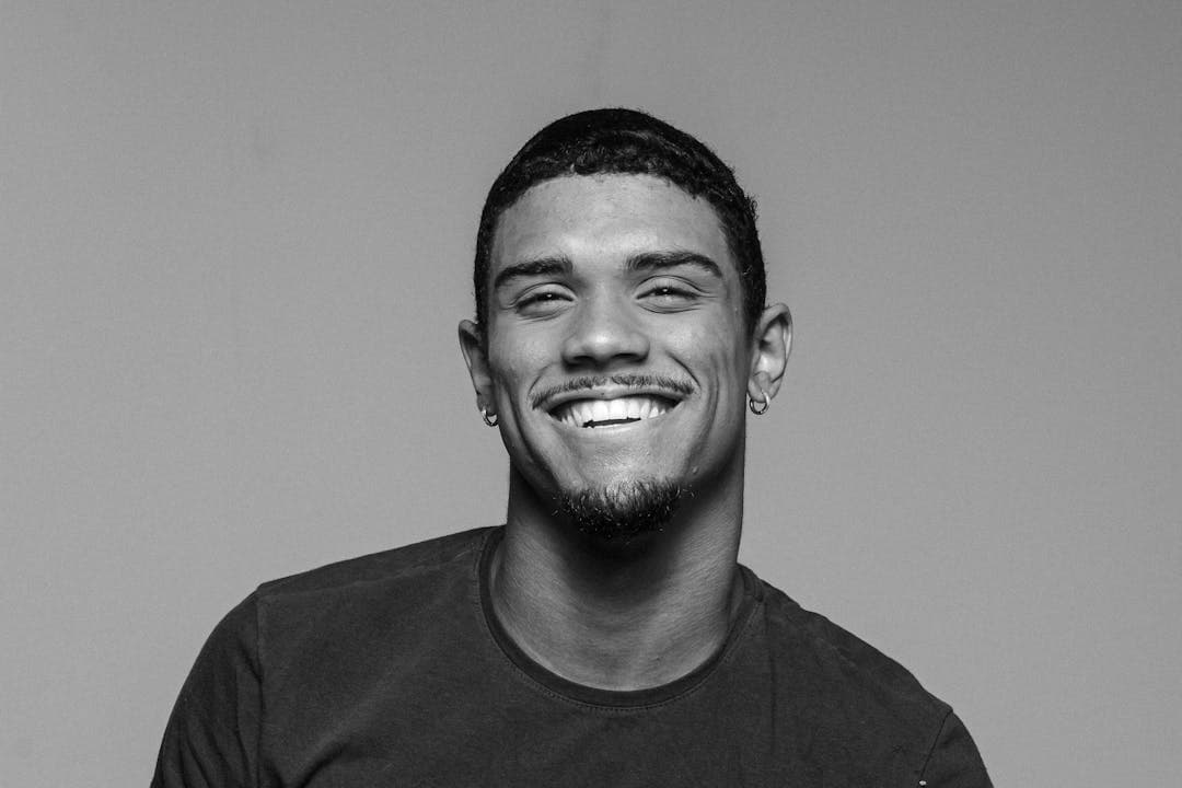 청년도약계좌 가입조건 대상자인 남성 청년의 이미지