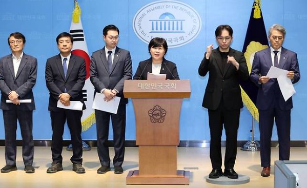 제재청 반대 조희대 사퇴
