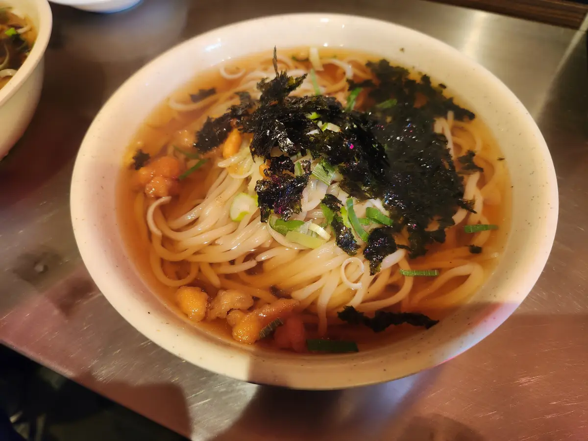 노원-포장마차-우동-대파-방울-튀김-김가루-토핑-탱탱한-면발