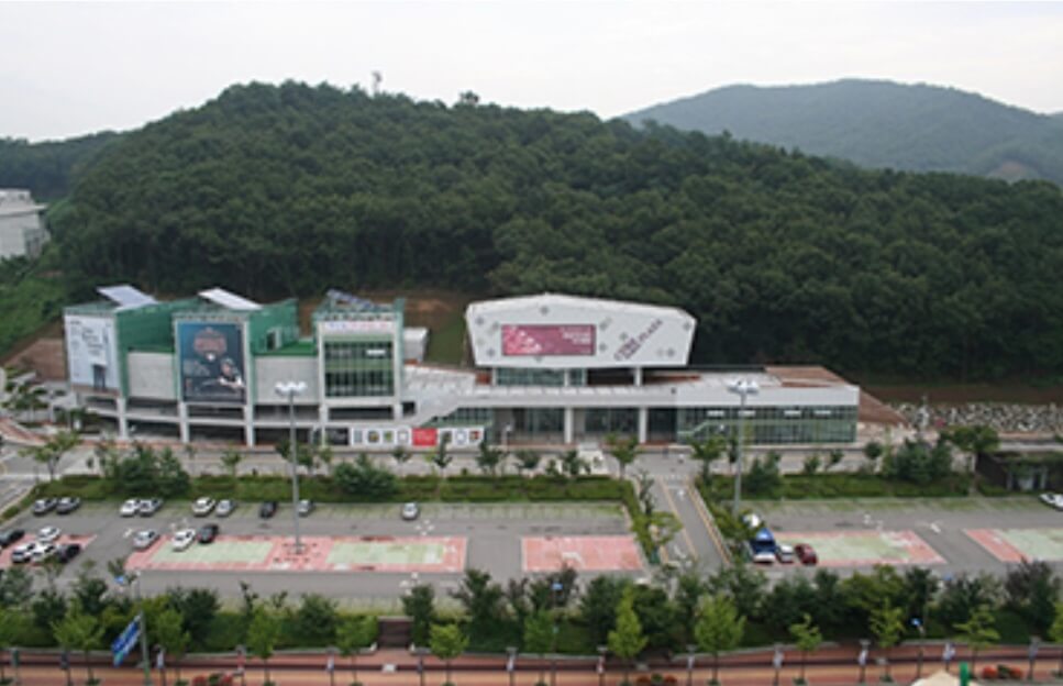성남아트센터 전경