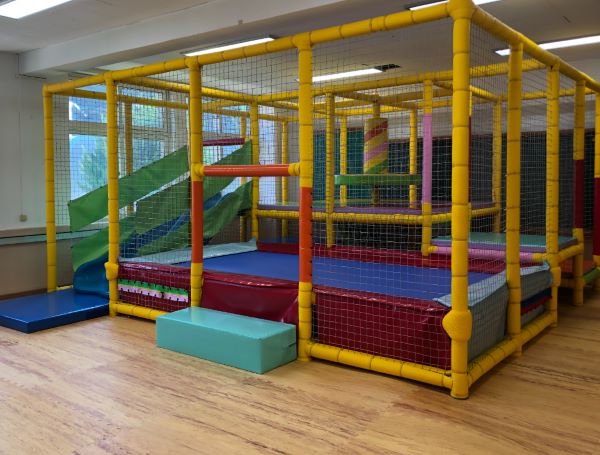 교실안에_있는_트렘플린시설