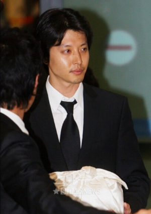 이동건