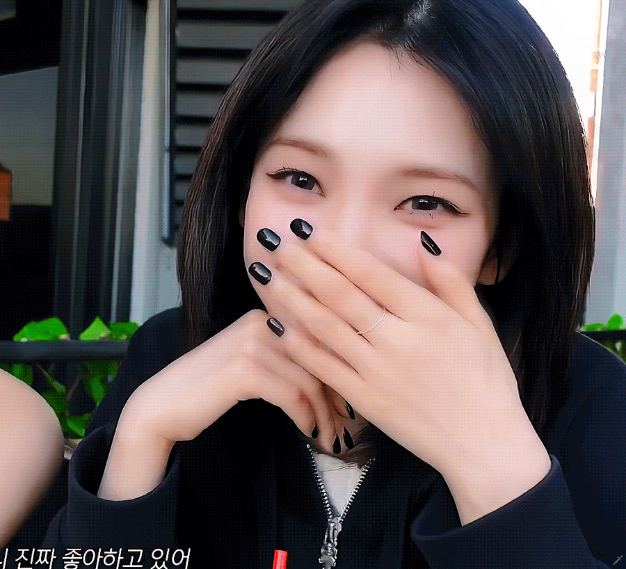 에스파 카리나 눈웃음