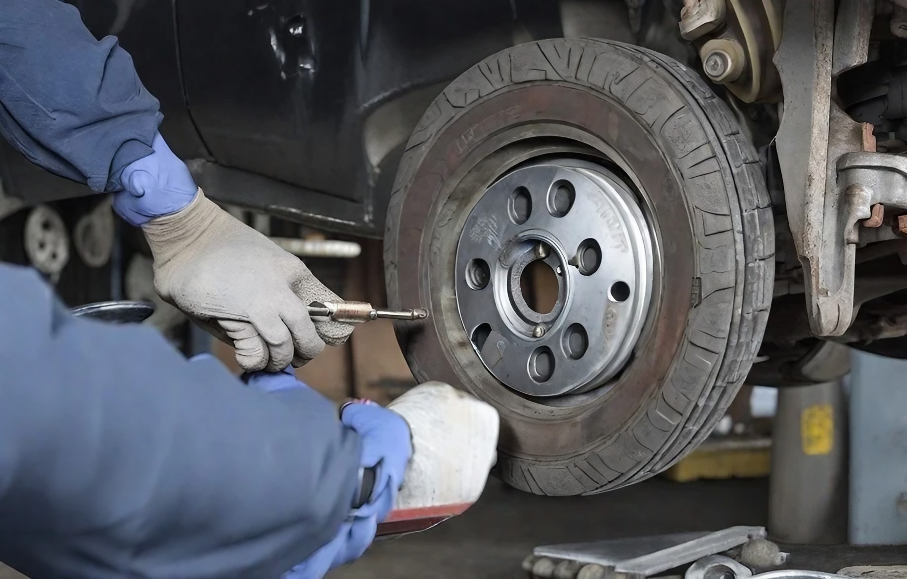 자동차 타이어 검사