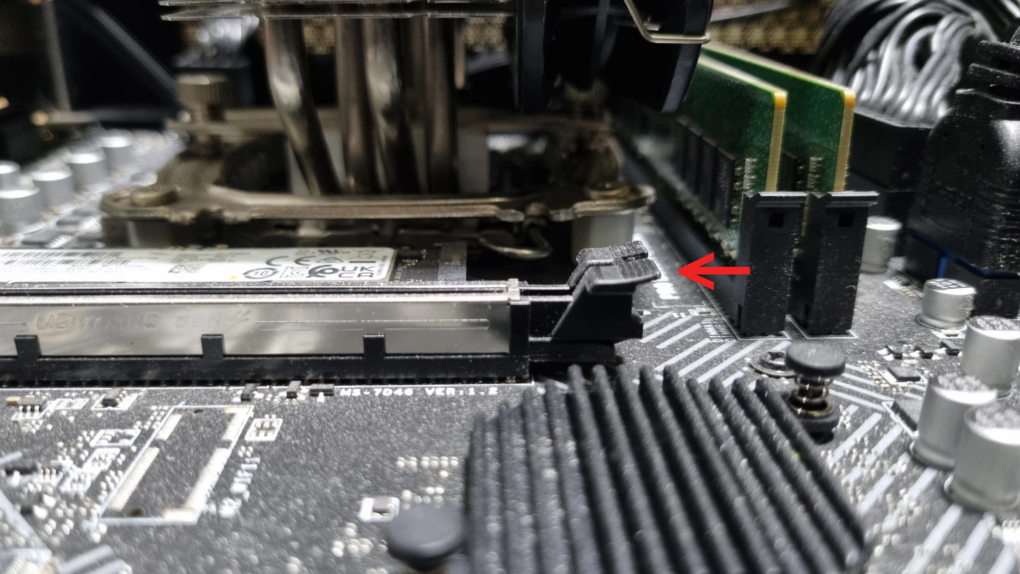 그래픽카드 끼우는 곳