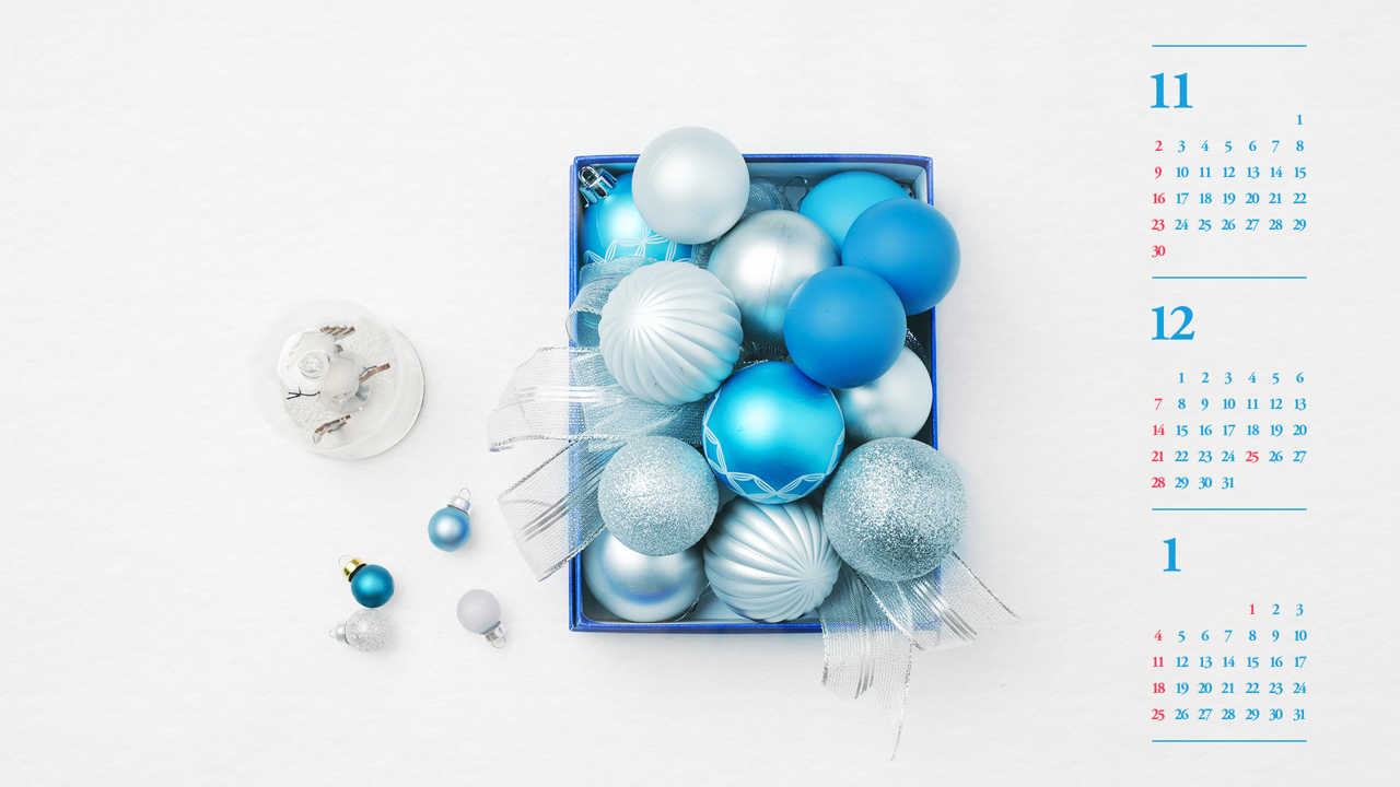 05 파란색 장식볼 B - 2025년12월 달력배경화면