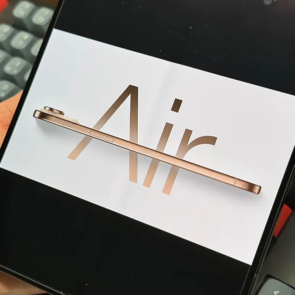 트럼프 관세 폭탄 아이폰 가격 인상8