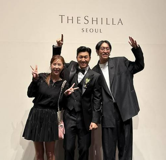 김종민결혼식에 참석한 신지와 빽가