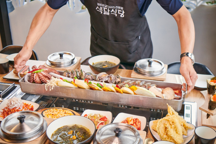 제주 서귀포 중문에서 맛보는 통갈치구이, 문어 통갈치 조림, 갈치회 갈치 코스요리 맛집 추천 생방송투데이 리얼맛집 오늘방송 수요맛전