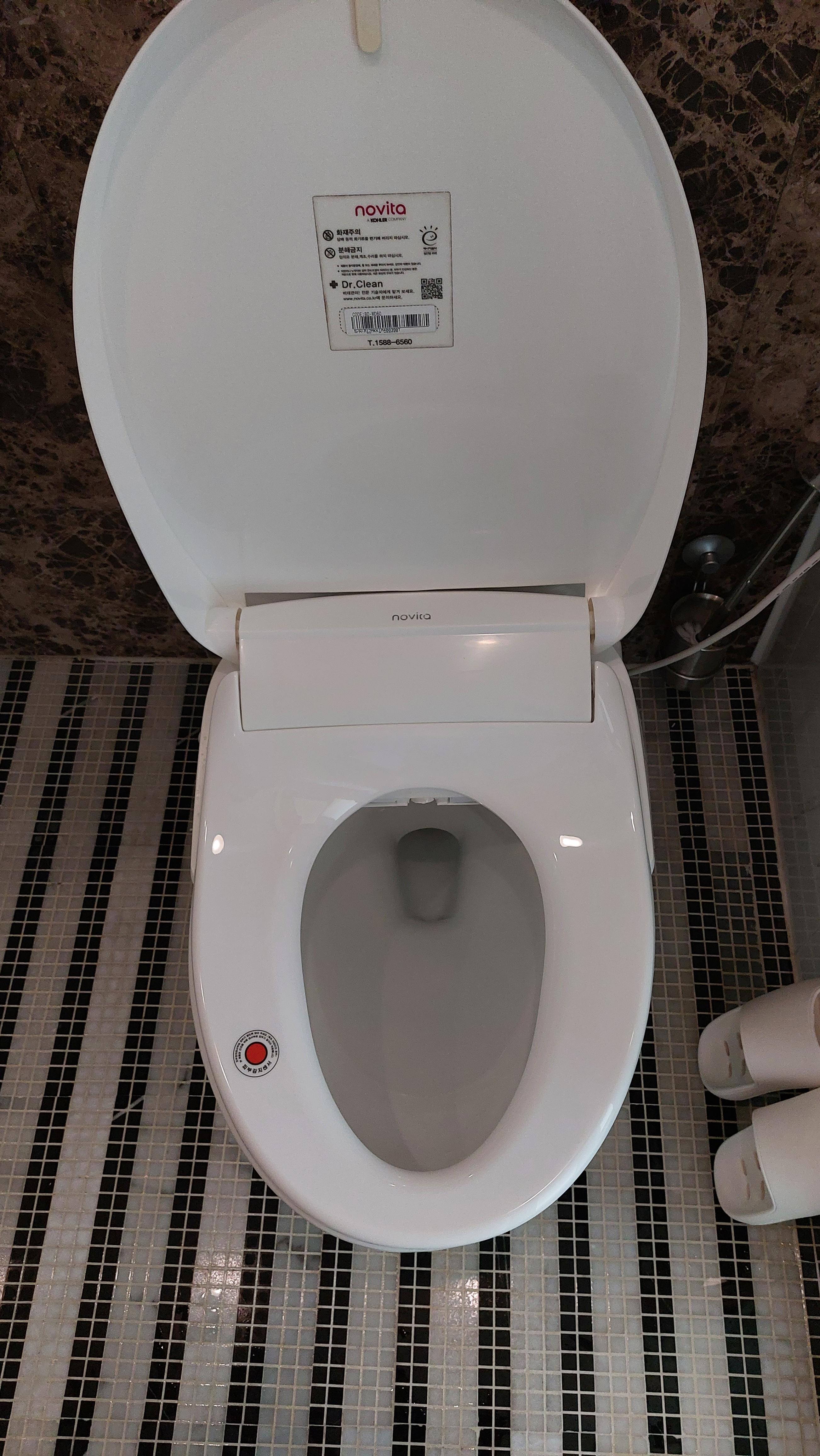 새 비데 안장 케이스 커버로 교체된 노비타 비데 bd-wd60