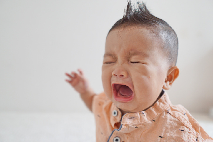 울고 있는 아기