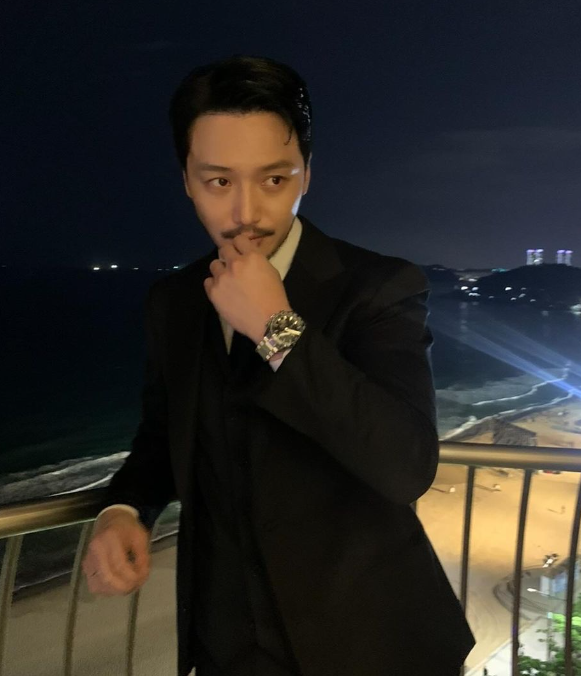 변요한 배우 프로필 드라마 영화 작품활동 열애 결혼 반려견 사진