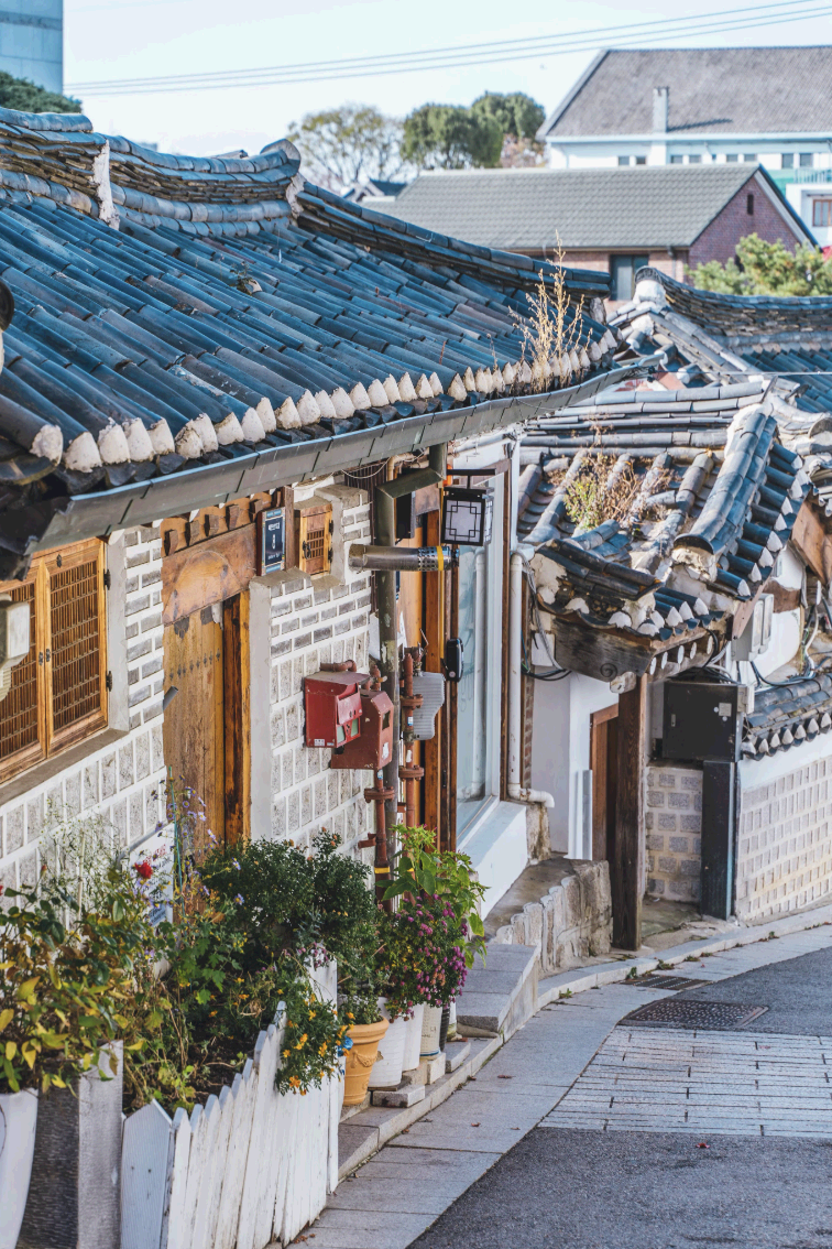 한옥 게스트하우스에서 경험한 한국의 전통 건축: 과거와 현재를 잇는 공간