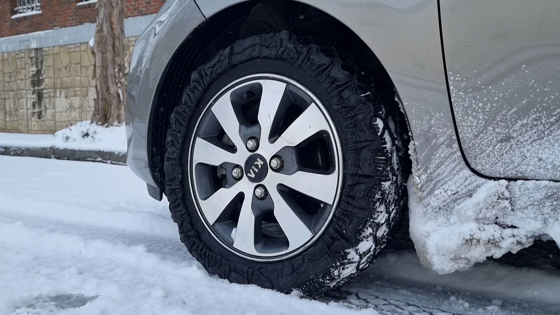 그물망 스노우체인 장착 완료 모습