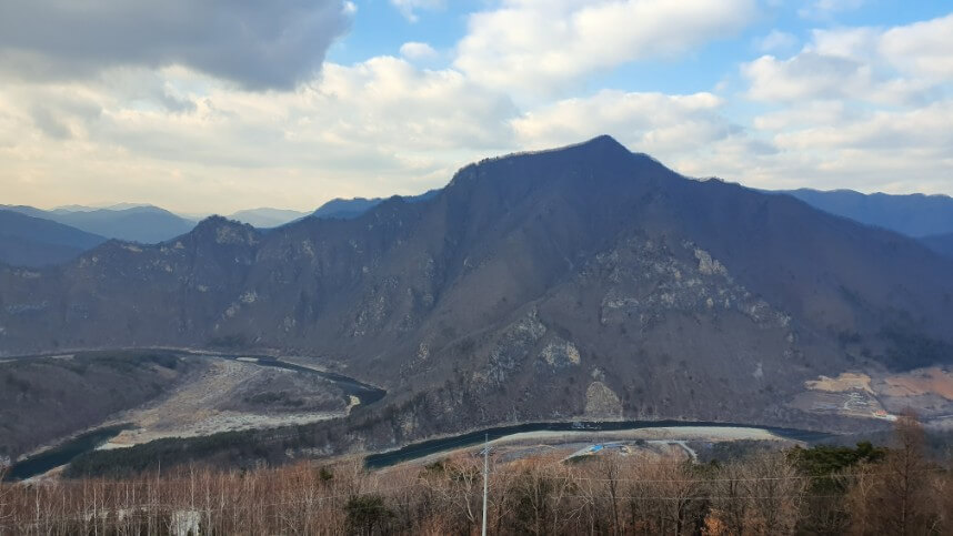 오토캠핑장에서 바라본 동강