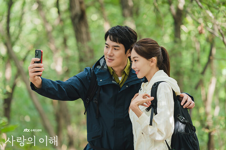 같이 사진찍고 있는 상수와 미경